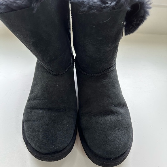 UGG black Bailey Button pull on boot.  size 10.  Boxed - Picture 9 of 14
